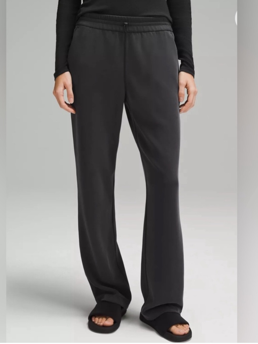 Lululemon Softstreme High Rise Pant Black size 2 Short